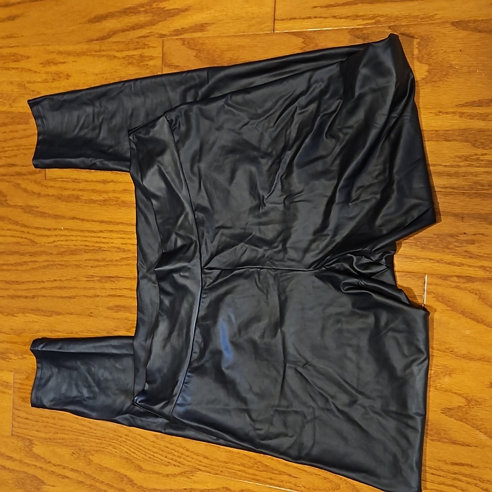 Coldesina Faux Leather Pants - Picture 4 of 9